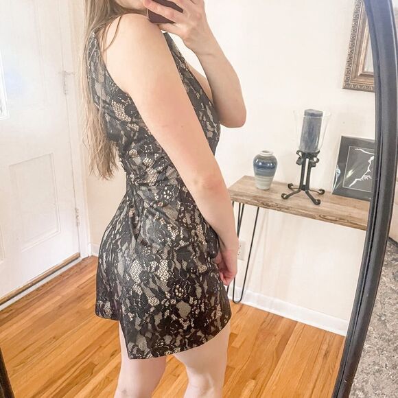 Alice + Olivia Ashleigh Romper Lace Black 4 - Picture 2 of 7